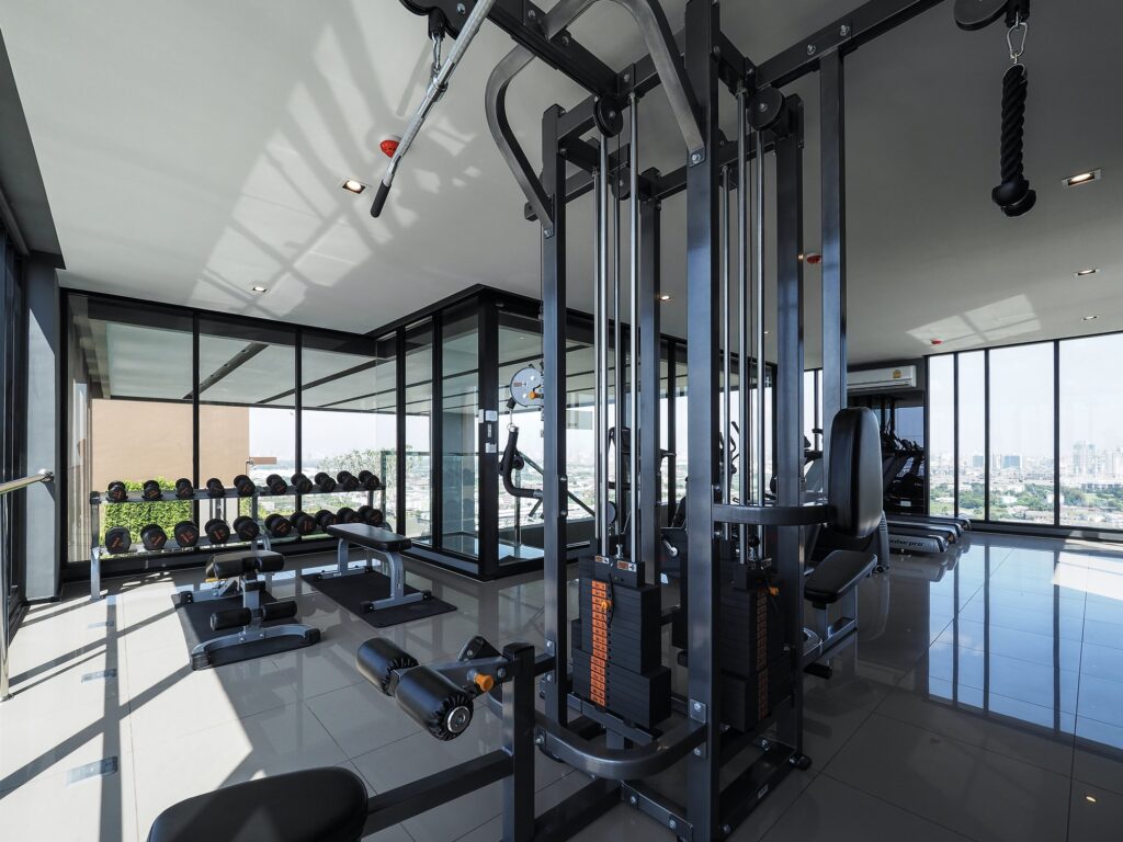 なぜパーソナルトレーニングジムの料金は比較的高価なのか？