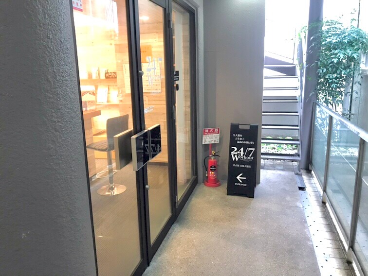 名古屋久屋大通　ドア