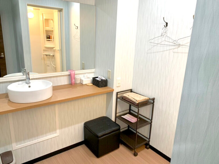 浦和　シャワー室①