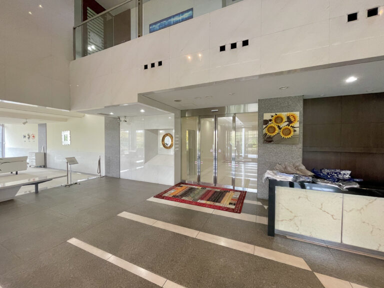 十三　エントランス①