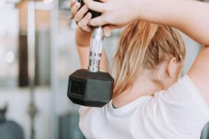 女性にこそパーソナルトレーニングジムがおすすめ！メリット・デメリットを解説