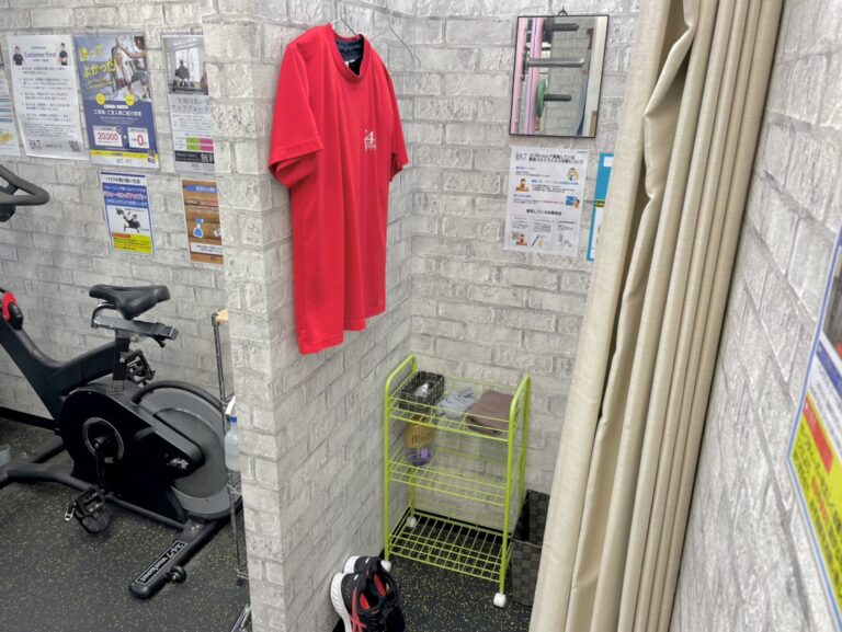新宿西口　更衣室